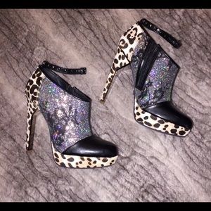 Rachel Roy Kadirah Stillettos ankle booties